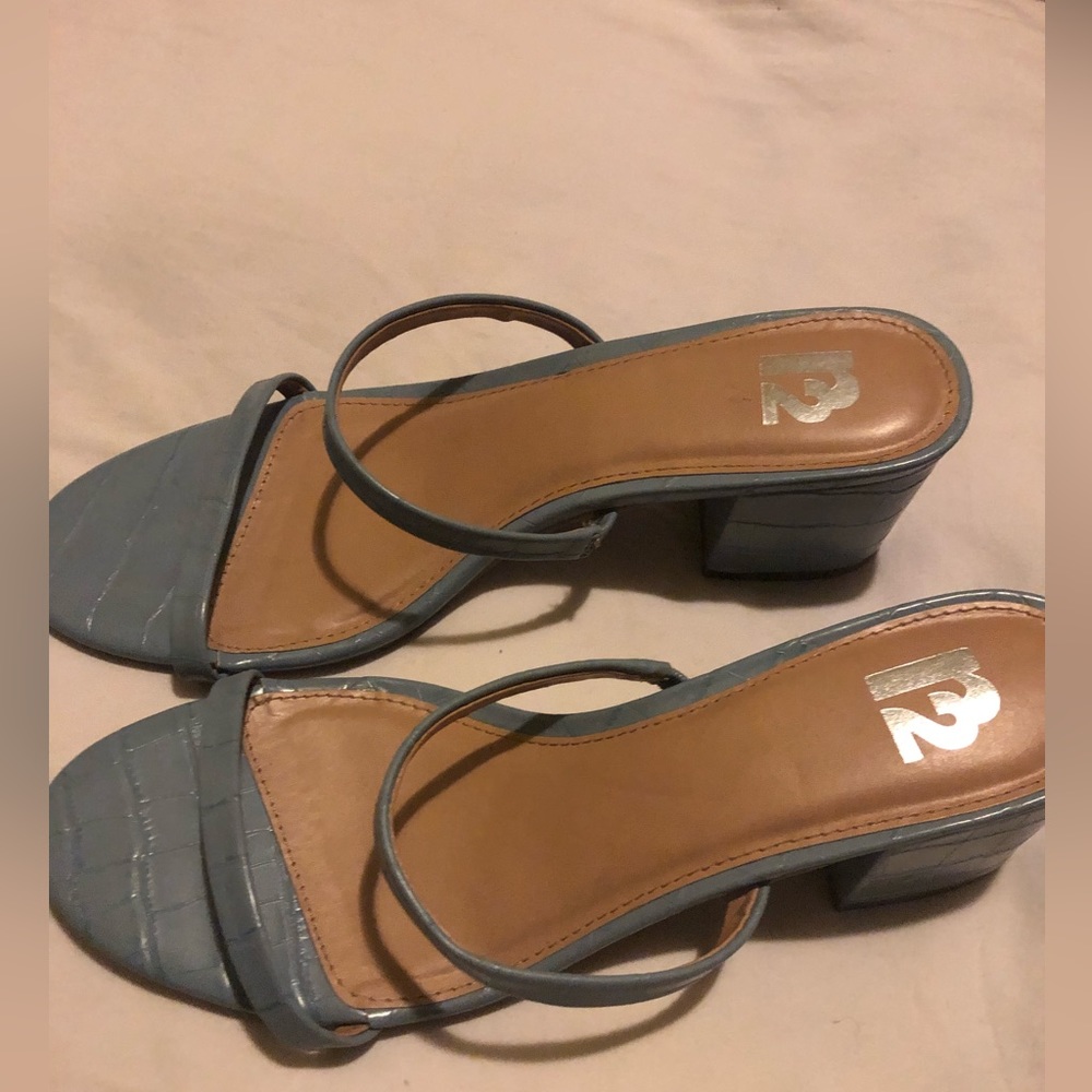 R2 heels